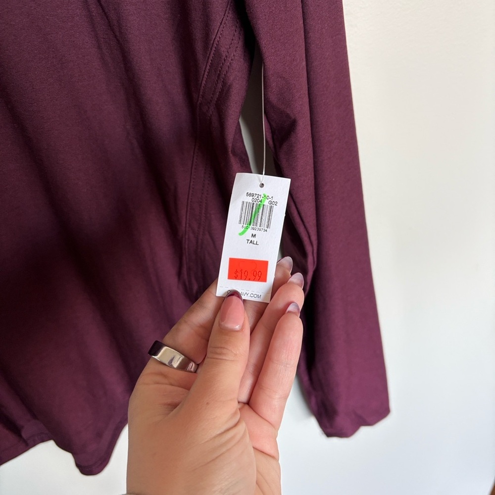 Old Navy Active CloudMotion Long Sleeve Top M Tall Burgundy NWT - Picture 3 of 6